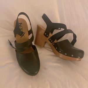 Korks never worn black stappy clog heel. Size 7